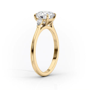The Pears Liv Set With A 2 Carat Emerald Lab Diamond
