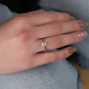 The Razor Kamellie Set With A 2 Carat Elongated Cushion Lab Diamond