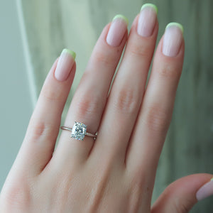 The Razor Kamellie Set With A 2 Carat Elongated Cushion Lab Diamond