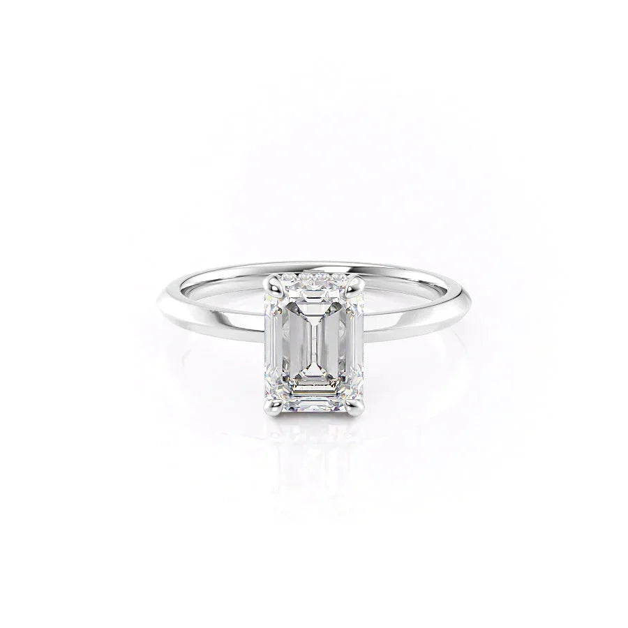 The Razor Kamellie Set With A Emerald Moissanite