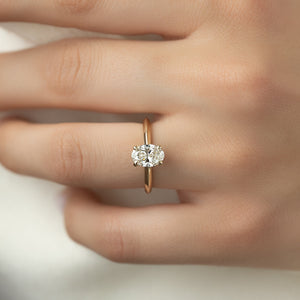 The Razor Kamellie Set With A 2 Carat Oval Lab Diamond