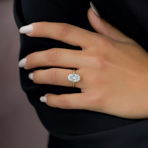 The Razor Kamellie Set With A 2 Carat Oval Lab Diamond