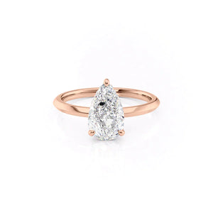 The Razor Kamellie Set With A 1.5 Carat Pear Lab Diamond