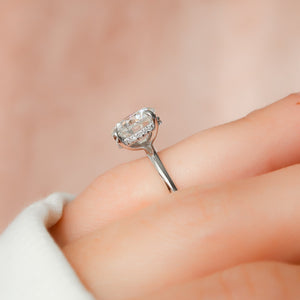 The Razor Kamellie Set With A 2 Carat Round Lab Diamond