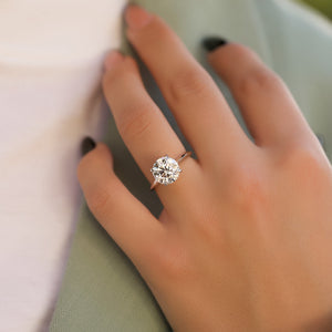 The Razor Kamellie Set With A 2 Carat Round Lab Diamond