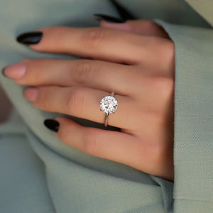 The Razor Kamellie Set With A 2 Carat Round Lab Diamond