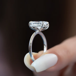 The Razor Kamellie Set With A 2 Carat Radiant Lab Diamond