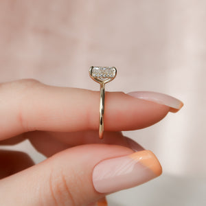 The Razor Kamellie Set With A 1 Carat Radiant Lab Diamond