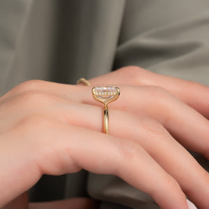 The Razor Kamellie Set With A 2 Carat Radiant Lab Diamond