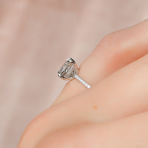 The Low Profile Kamellie Set With A 3 Carat Cushion Lab Diamond