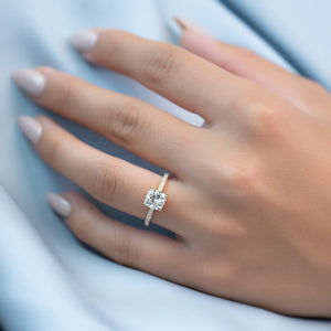 The Low Profile Kamellie Set With A 2 Carat Cushion Lab Diamond