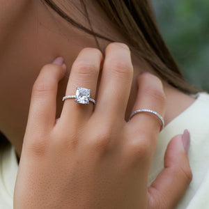 The Low Profile Kamellie Set With A 2 Carat Elongated Cushion Lab Diamond