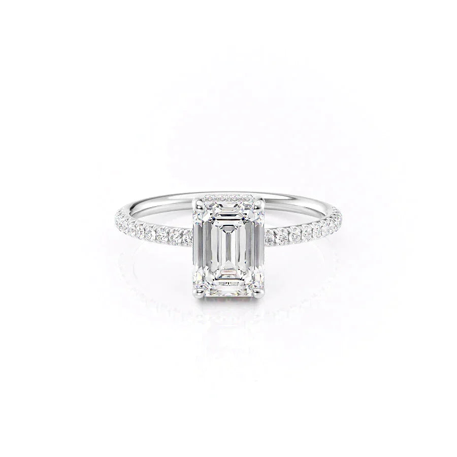 The Low Profile Kamellie Set With A Emerald Moissanite