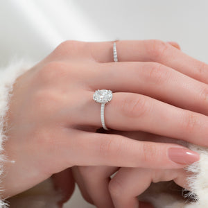 The Low Profile Kamellie Set With A 2 Carat Oval Lab Diamond