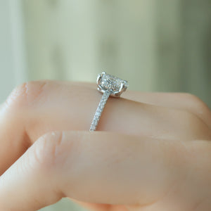 The Low Profile Kamellie Set With A 2 Carat Oval Lab Diamond