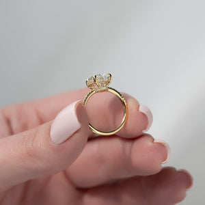 The Low Profile Kamellie Set With A 3 Carat Oval Lab Diamond