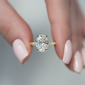 The Low Profile Kamellie Set With A 3 Carat Oval Lab Diamond
