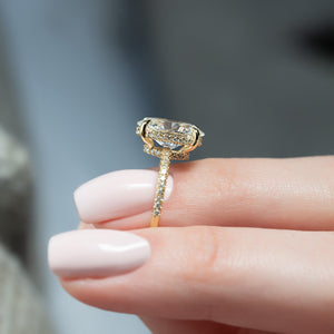 The Low Profile Kamellie Set With A 3 Carat Oval Lab Diamond