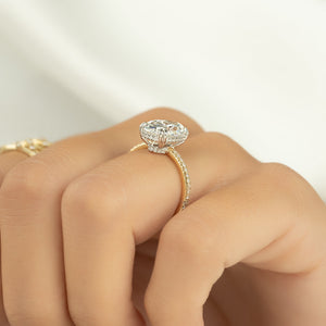 The Low Profile Kamellie Set With A 3 Carat Oval Lab Diamond