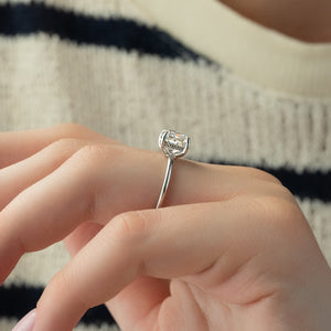 The Low Profile Kamellie Set With A 2 Carat Cushion Lab Diamond