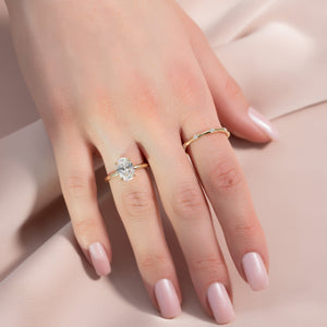 The Low Profile Kamellie Set With A 2 Carat Oval Lab Diamond