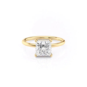 The Low Profile Kamellie Set With A 1.5 Carat Princess Moissanite