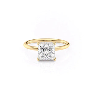 The Low Profile Kamellie Set With A Princess Moissanite