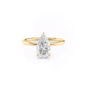 The Low Profile Kamellie Set With A Pear Moissanite