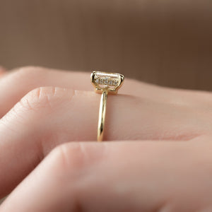 The Low Profile Kamellie Set With A 2 Carat Radiant Lab Diamond