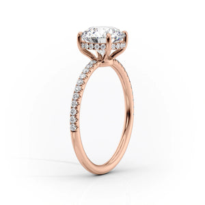 The Low Profile Kamellie Set With A 1.5 Carat Emerald Moissanite