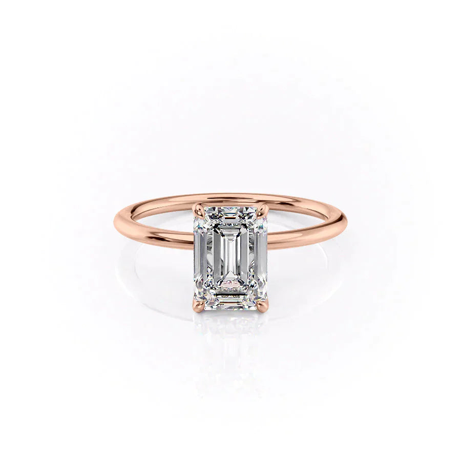 The Petal Kamellie Set With A 1.5 Carat Emerald Moissanite