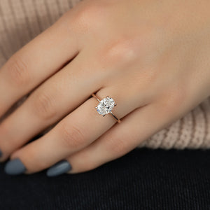 The Petal Kamellie Set With A 3 Carat Oval Lab Diamond