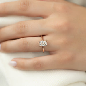 The Petal Kamellie Set With A 3 Carat Radiant Lab Diamond