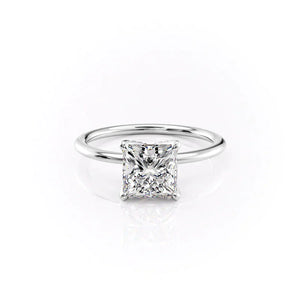 The Petal Kamellie Set With A 2.5 Carat Princess Lab Diamond