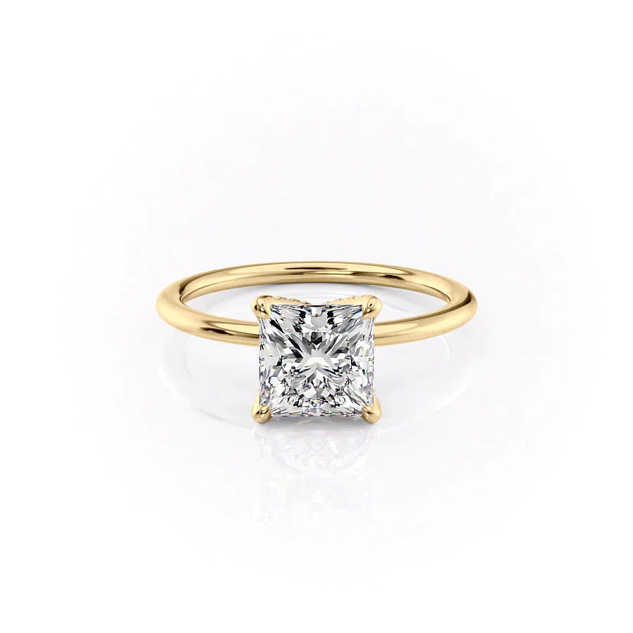 The Petal Kamellie Set With A 2.5 Carat Princess Lab Diamond