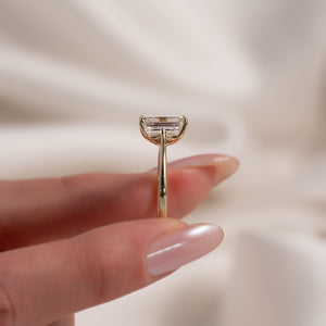 The Lexie Set With A 3 Carat Emerald Lab Diamond