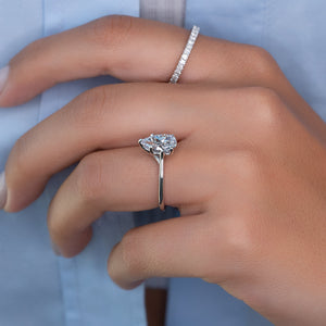 The Lexie Set With A 2 Carat Pear Lab Diamond