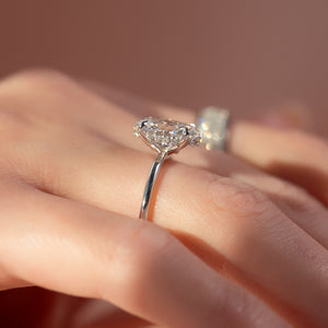 The Sandra Set With A 1 Carat Oval Lab Diamond