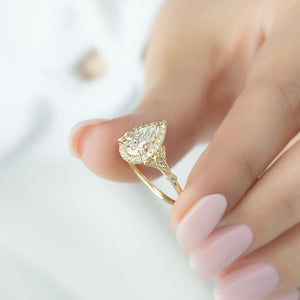 The Halo Stephanie Set With A 2 Carat Pear Lab Diamond