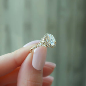 The Halo Stephanie Set With A 2 Carat Round Lab Diamond