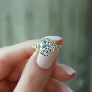 The Halo Stephanie Set With A 2 Carat Round Lab Diamond