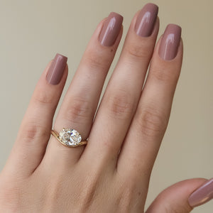 The Berta Set With A 2 Carat Oval Lab Diamond