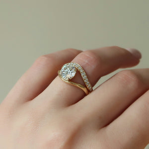 The Berta Set With A 1 Carat Round Lab Diamond