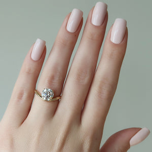 The Berta Set With A 1 Carat Round Lab Diamond
