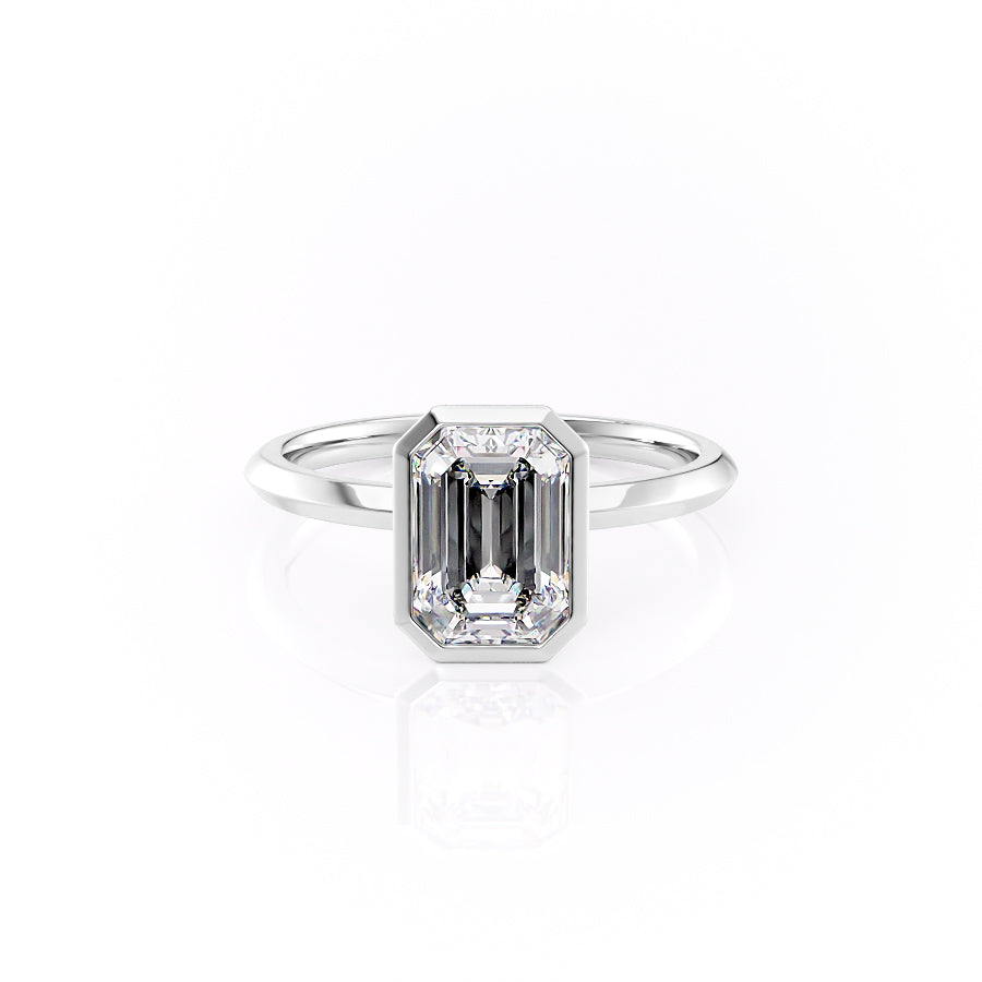 The Razor Bezel Kamellie Set With A 1.5 Carat Emerald Moissanite