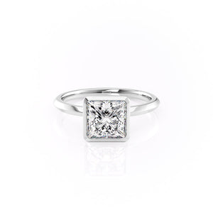 The Razor Bezel Kamellie Set With A Princess Moissanite