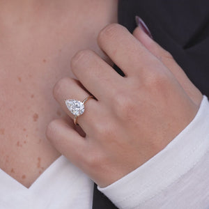 The Nelly - Engagement Ring Made in Yellow Gold
