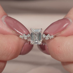 The Mia - Engagement Ring Made in White Gold