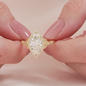 The Halo Stephanie - Engagement Ring Made in Yellow Gold