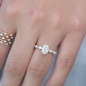 The Lucia - Engagement Ring Made in Yellow Gold